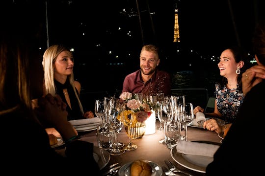 Paris New Year’s Eve Seine River dinner cruise with live music