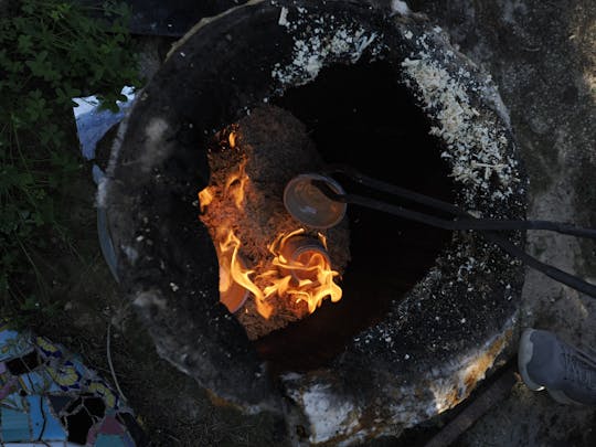 Raku pottery experience with a seasoned professional