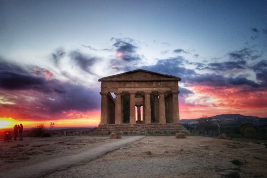 Sunset tour of Valley of the Temples and local winery