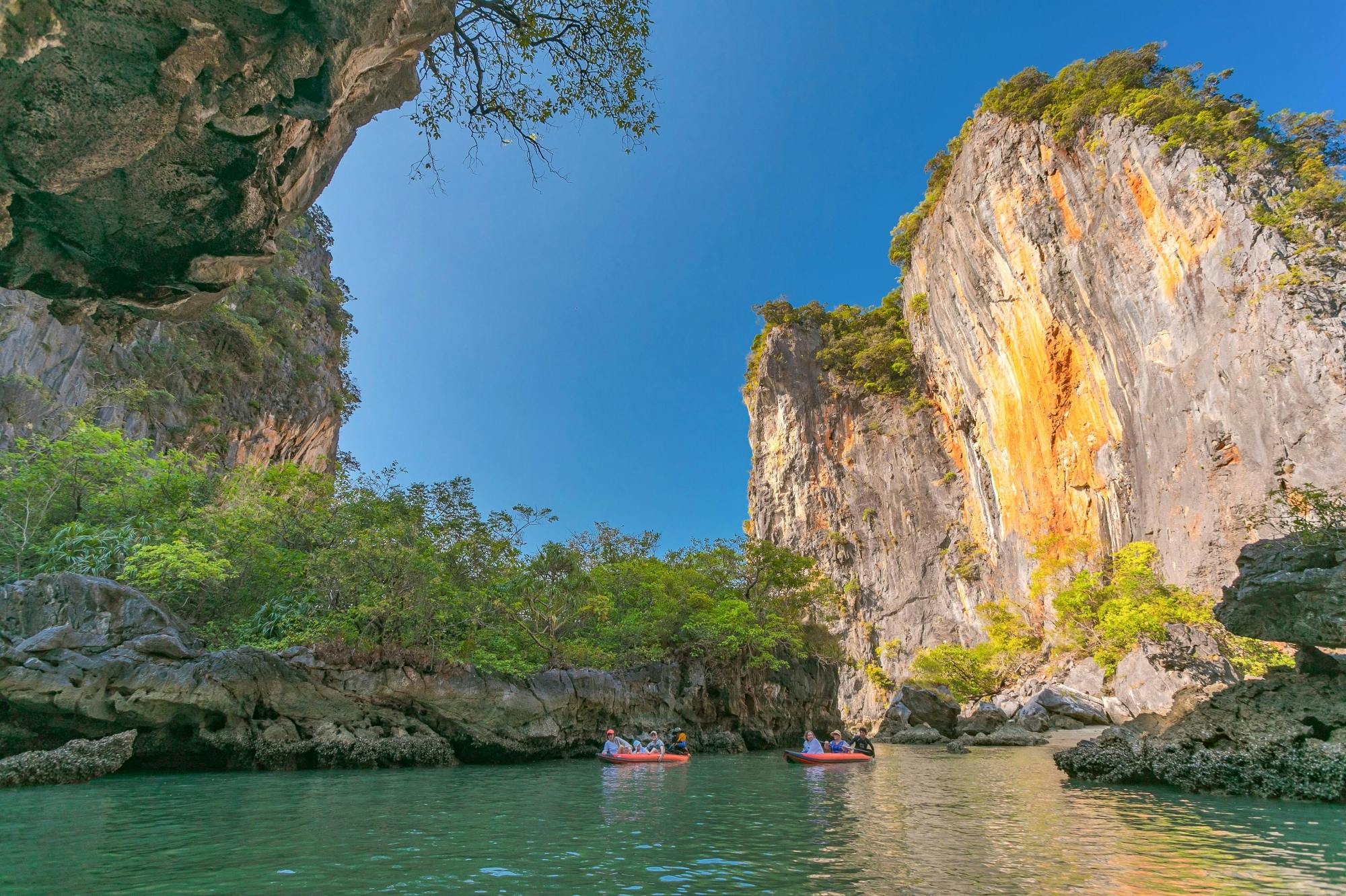 James Bond Island and Ko Naka Yai with Ko Hong canoeing by speed catamaran