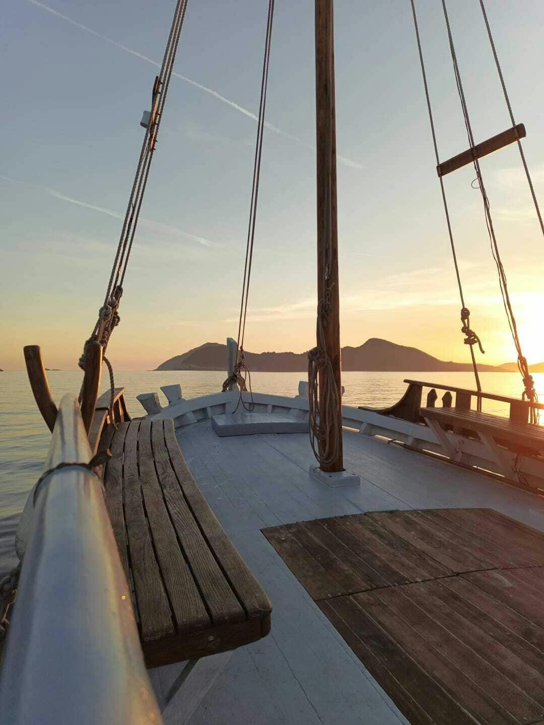 Half-day boat tour to the Elaphite Islands with Blue Cave visit