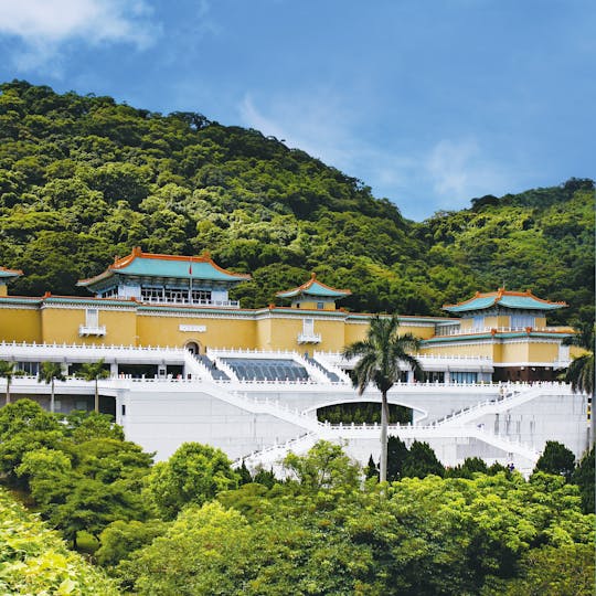 Taipei guided city tour with National Palace Museum entrance ticket