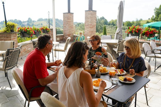 Visite de la cave à vin et du domaine viticole avec dégustations et brunch de Bologne