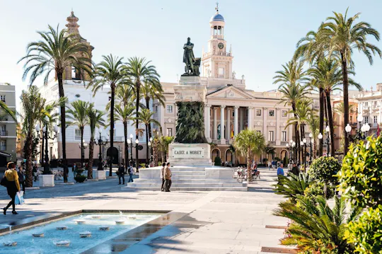 Geführte Halbtagestour ab Cádiz mit Katamaranfahrt