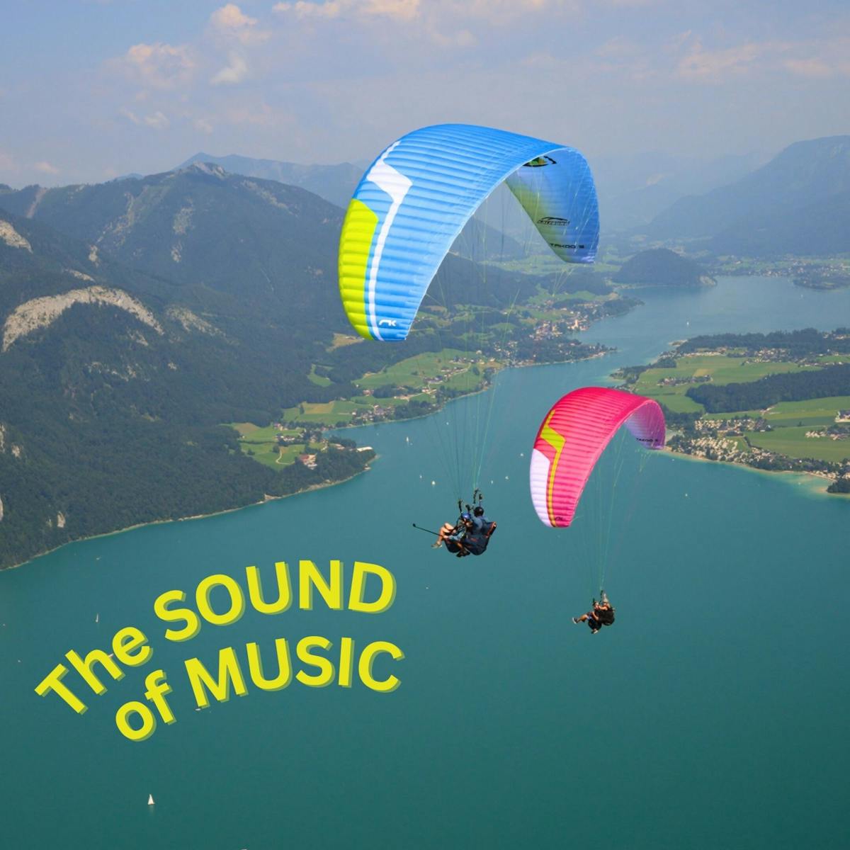 Tandem-paragliding boven de Wolfgangsee in Salzkammergut