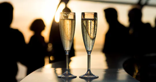 Billets pour le Sky Bar 360 du Brighton i360, avec une coupe de champagne