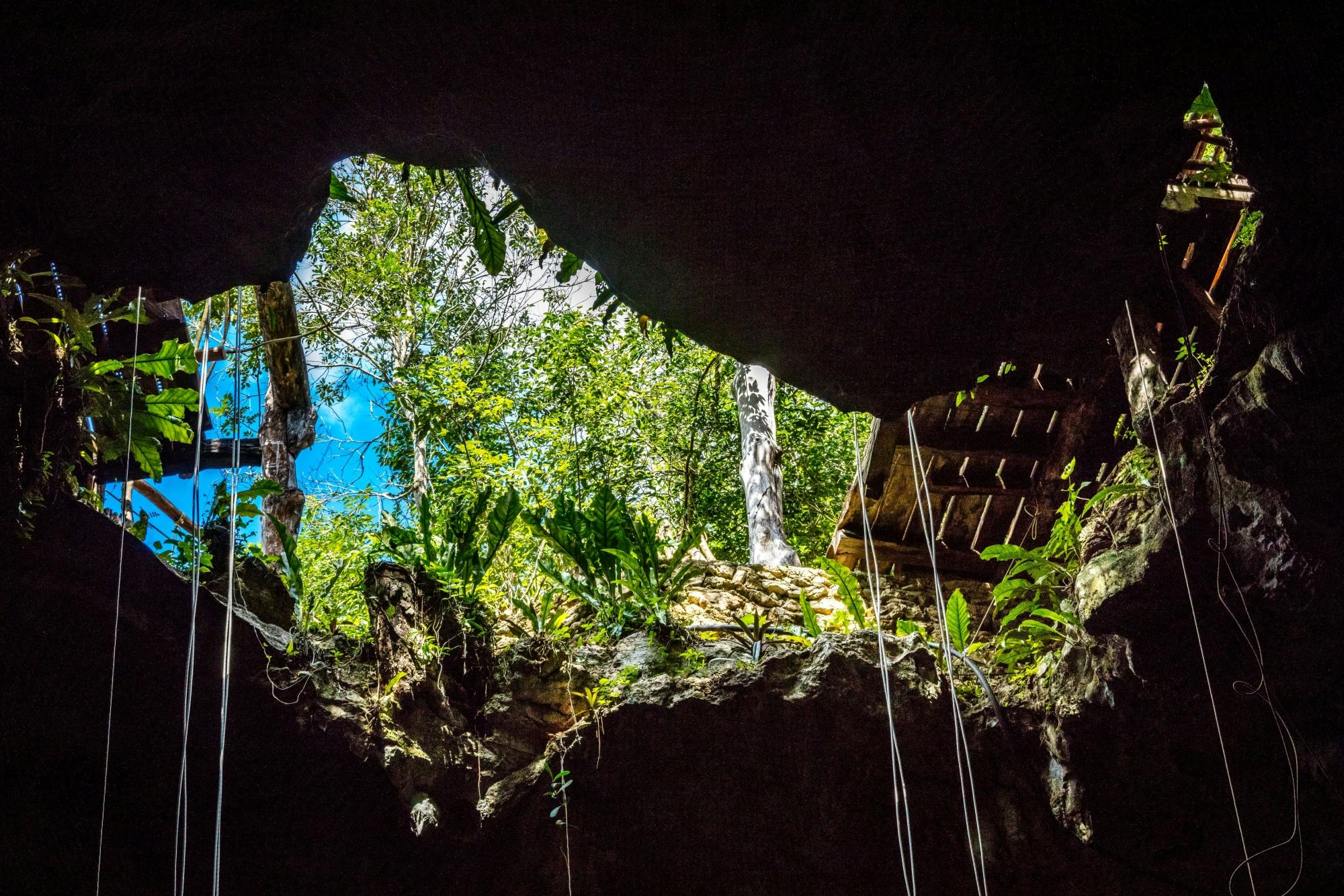 Tour of Chichen Itza’s Maya ruins and Cenote Tsukán with Lunch