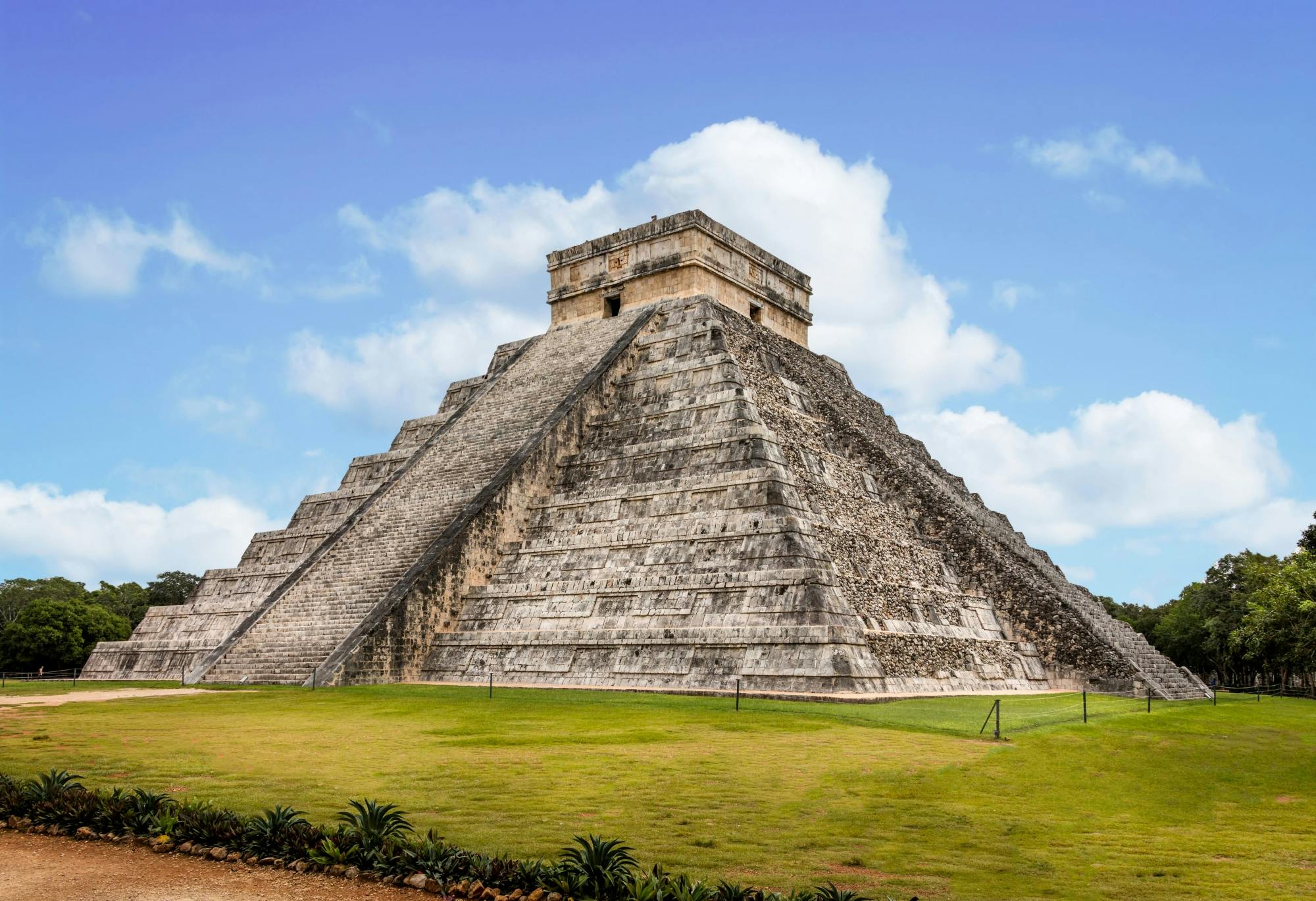 Tour of Chichen Itza’s Maya ruins and Cenote Tsukán with Lunch