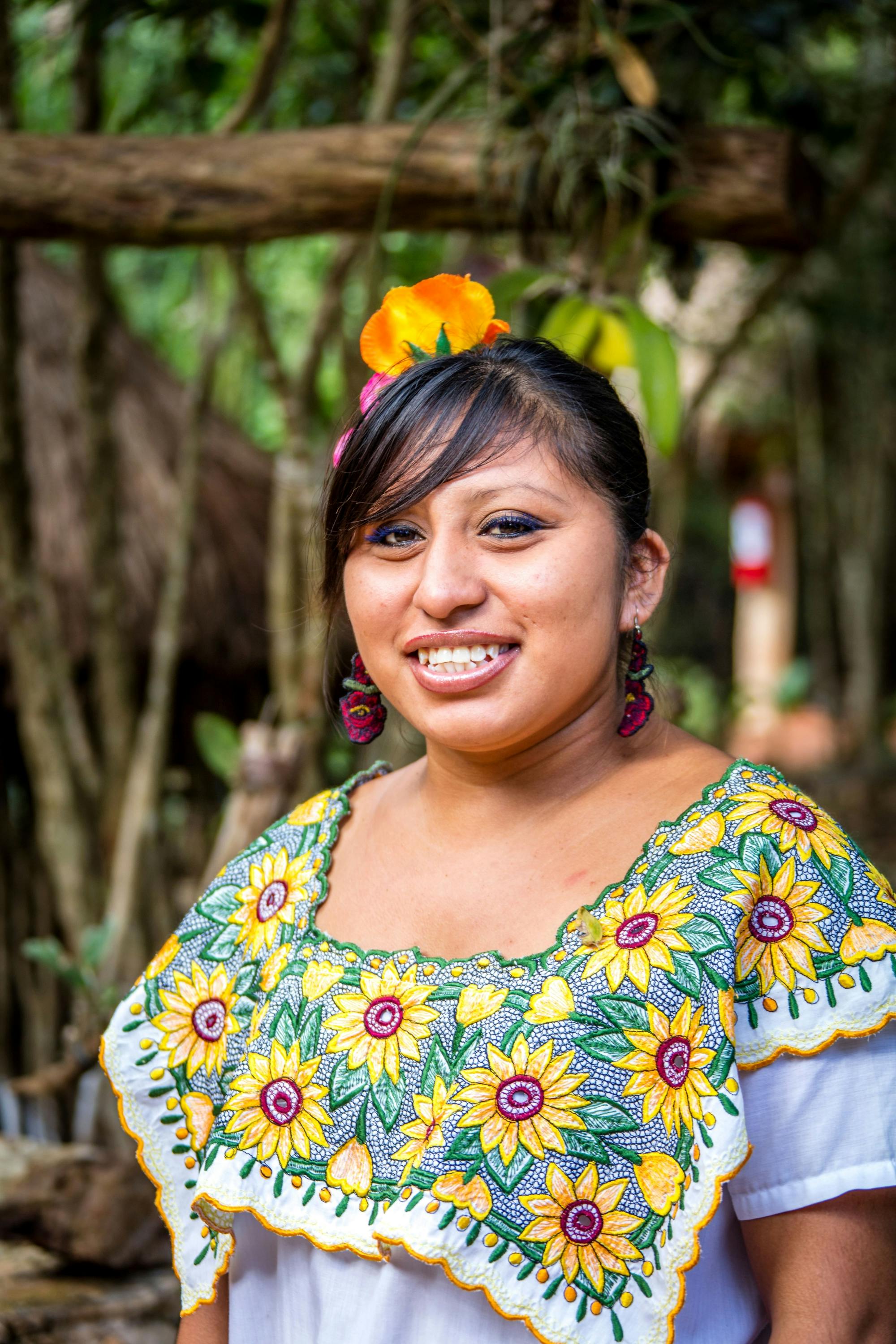 Tour of Chichen Itza’s Maya ruins and Cenote Tsukán with Lunch