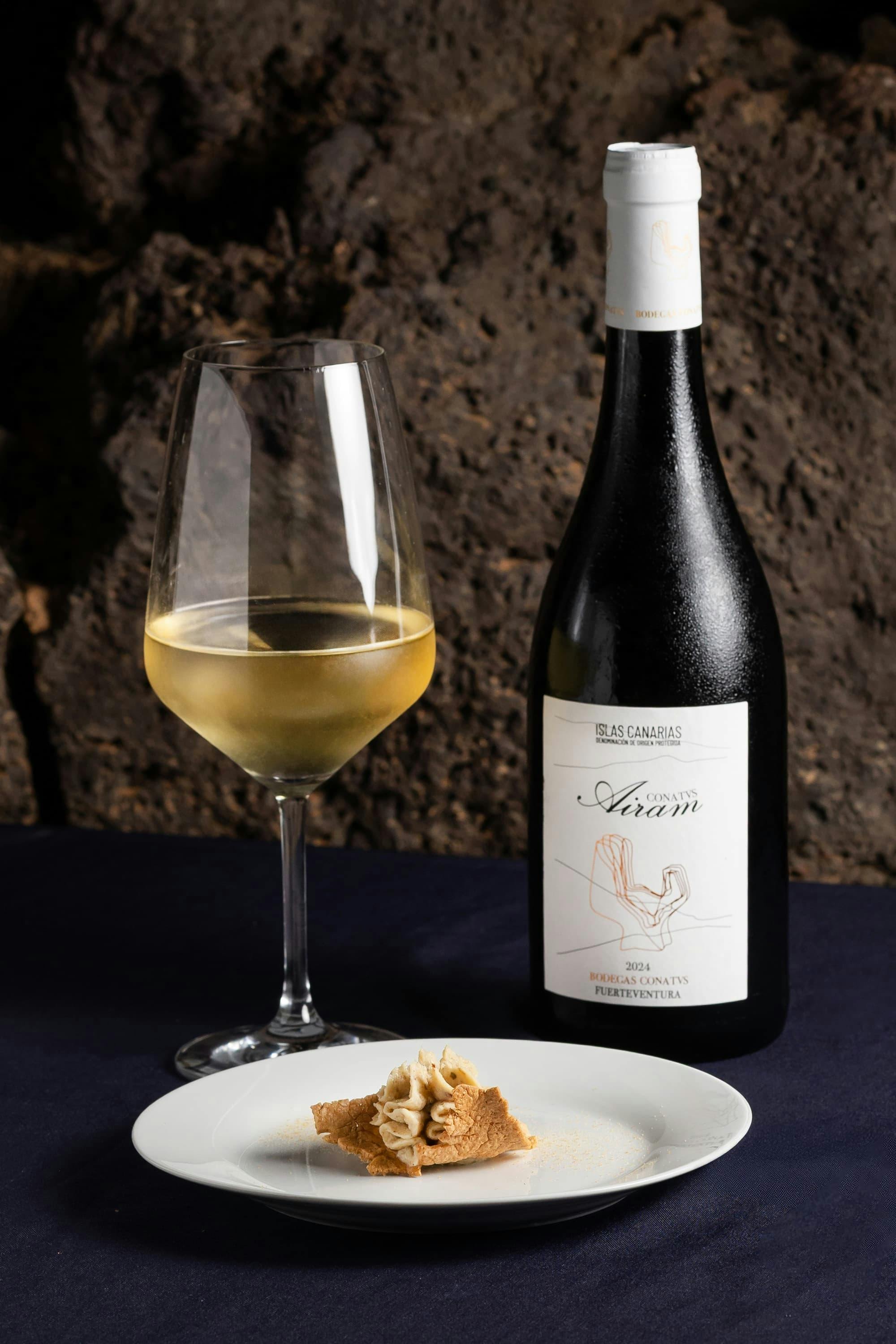 Family wine-tasting tour of Conatvs Winery in Fuerteventura