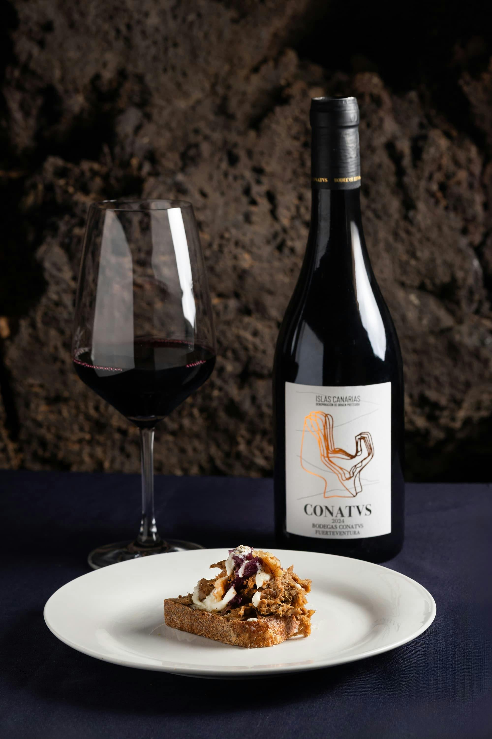 Family wine-tasting tour of Conatvs Winery in Fuerteventura