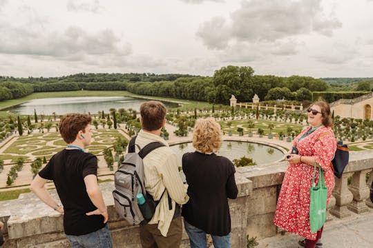Small-Group Paris to Versailles Day Trip with Garden Stroll