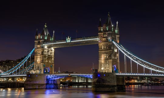 Veja Londres em um passeio de ônibus noturno