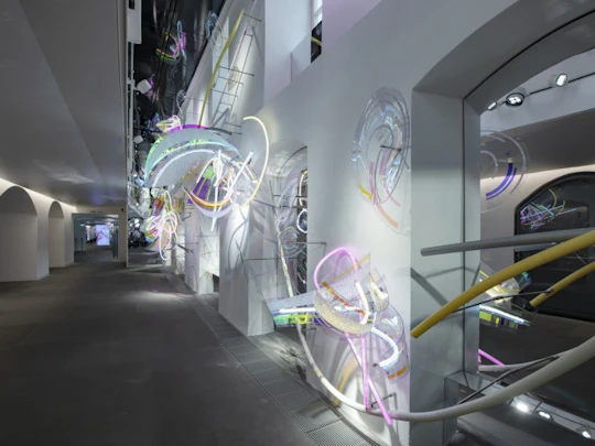 Swarovski exclusive guided tour with drink and gift in Innsbruck