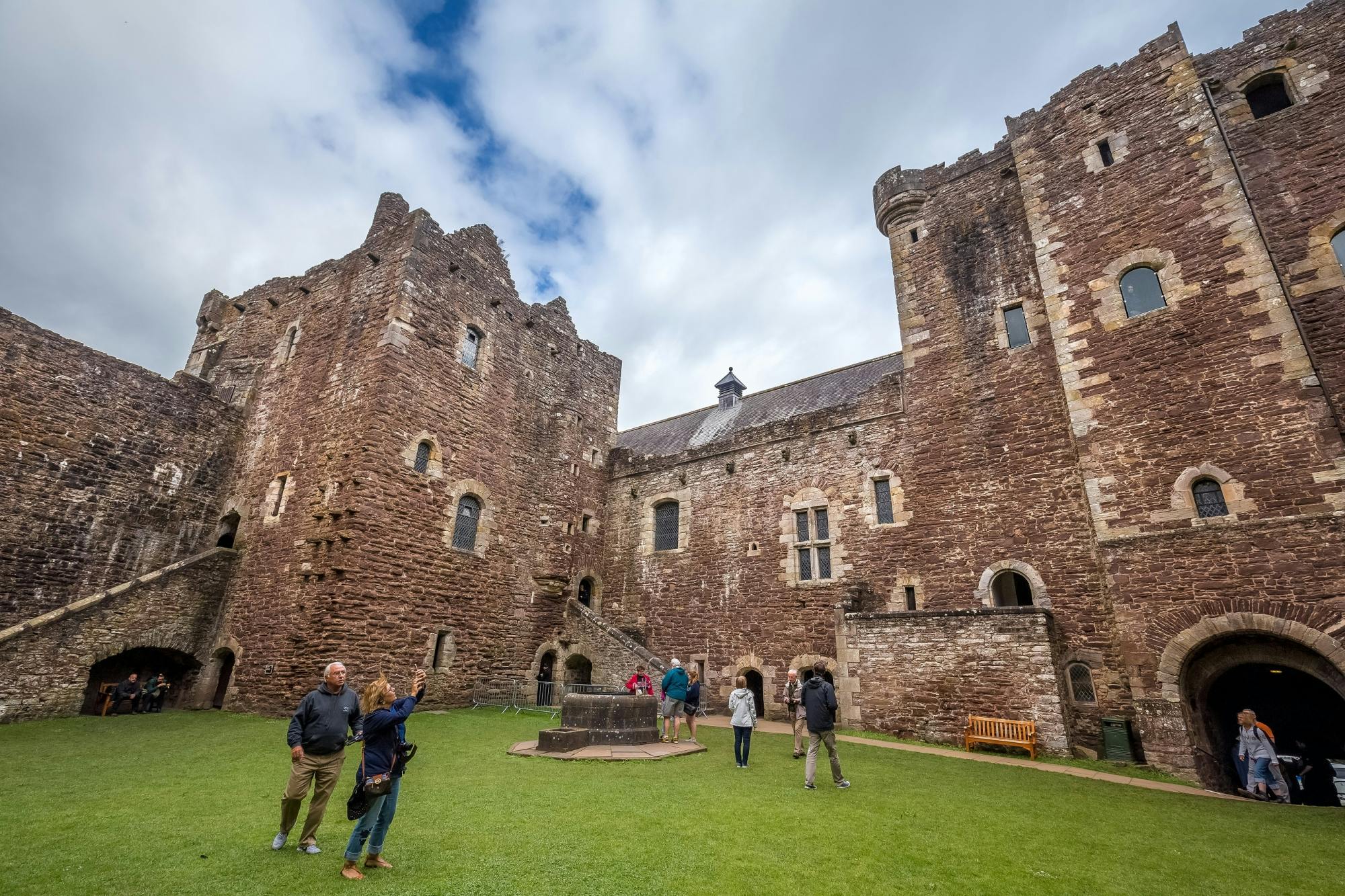 Outlander Castles and Scottish countryside tour from Glasgow