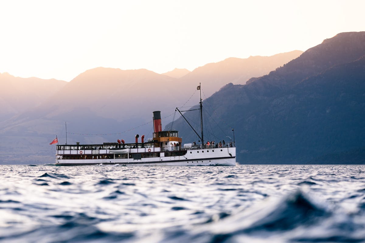 TSS Earnslaw-cruise