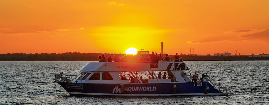 Bootsfahrt bei Sonnenuntergang auf der Lagune von Nichupté mit Live-Saxophonmusik