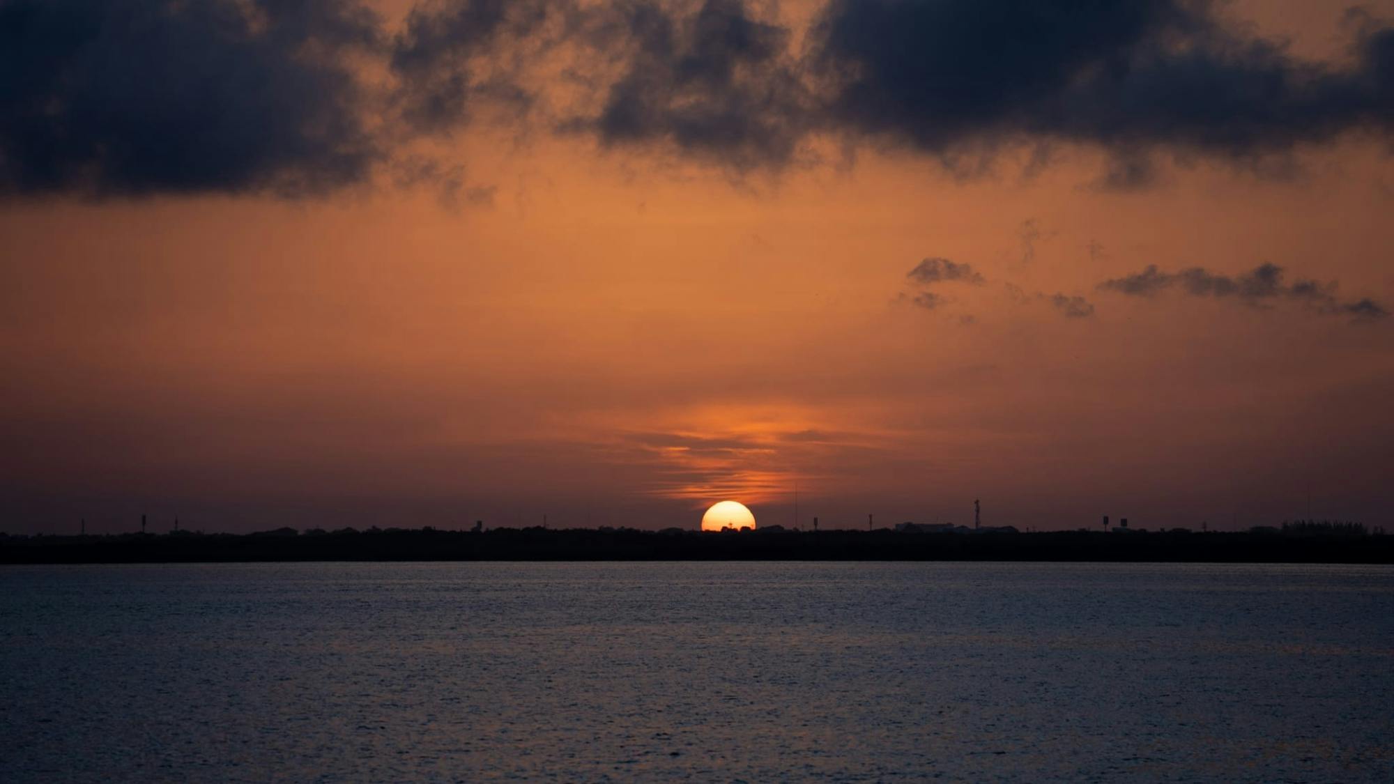 Sunset boat trip on Nichupté Lagoon with live saxophone music