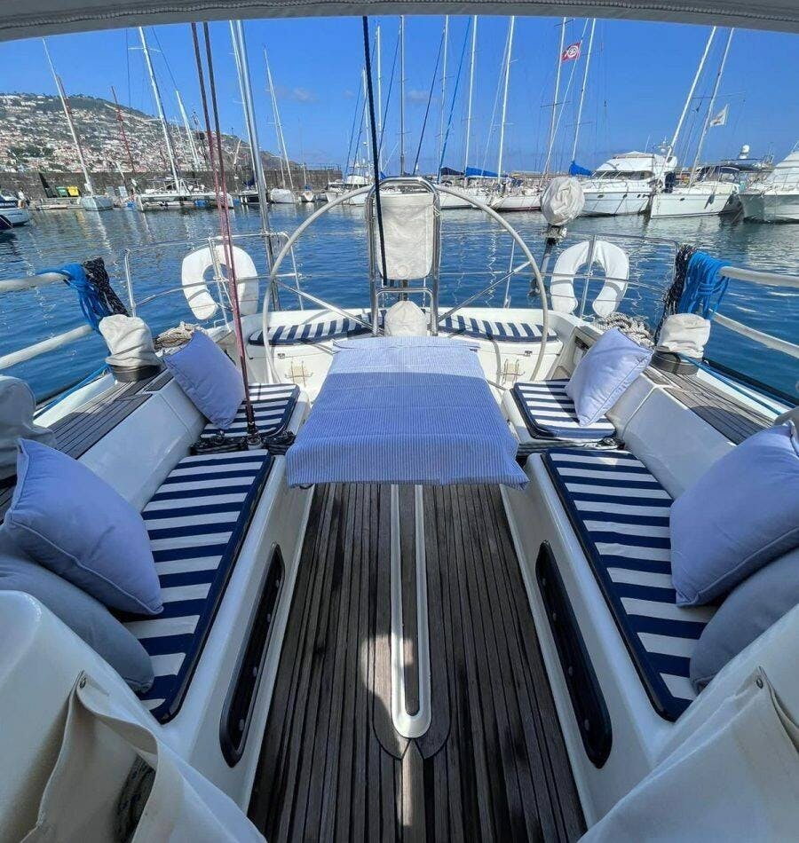 Madeira half-day Happy Hour sailing trip with open bar