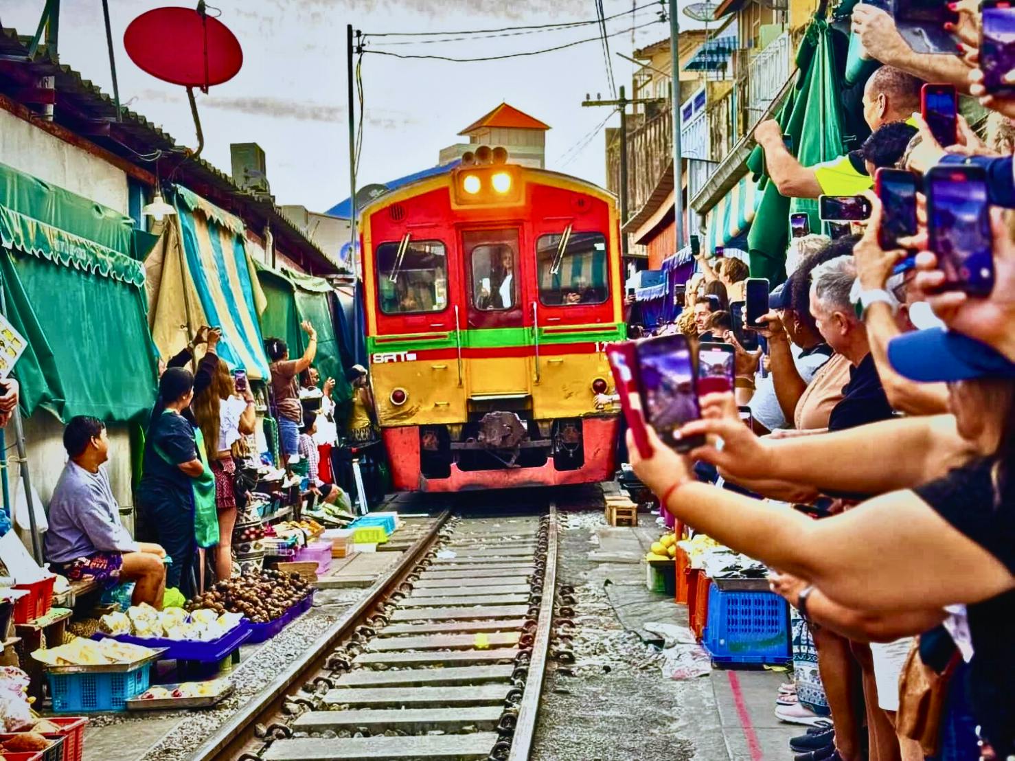 Mae Klong Railway Market and Damnoen Saduak Floating Market tour