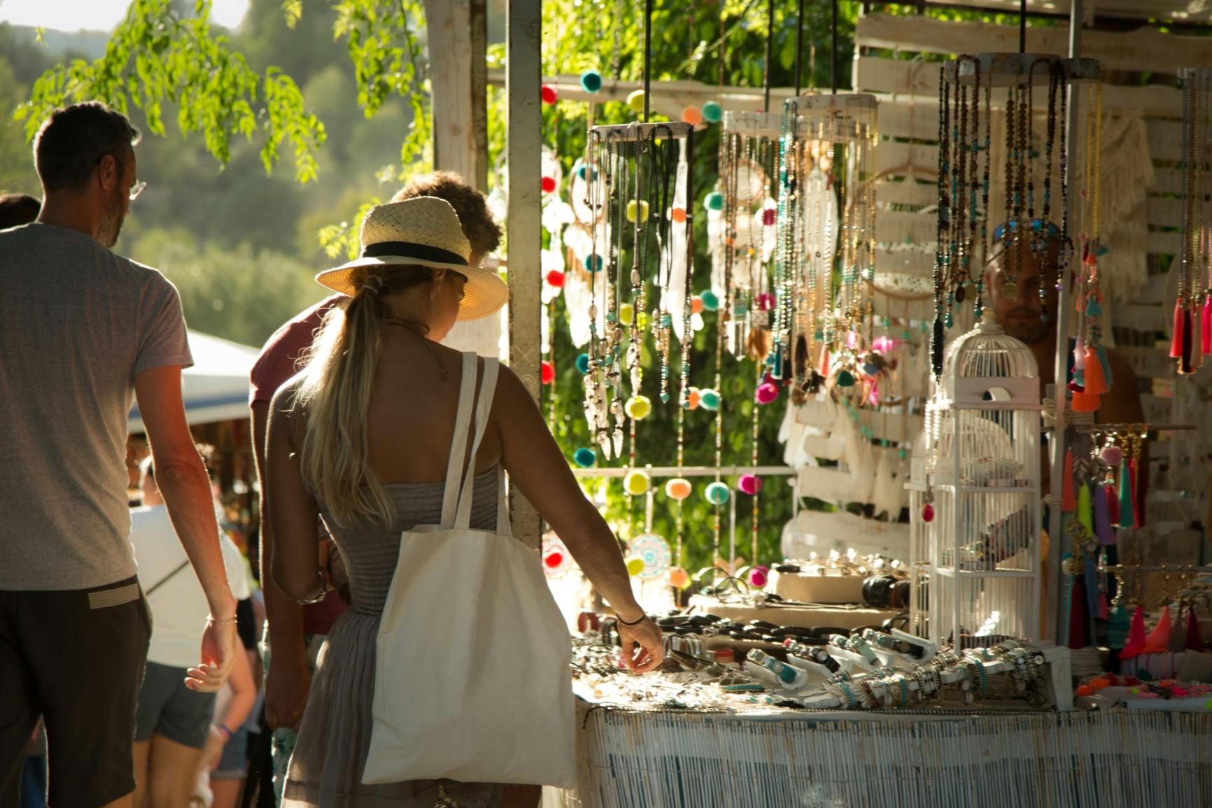 Wycieczka autobusowa o zachodzie słońca na Ibizie na targ Las Dalias