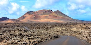 Półdniowa wycieczka z przewodnikiem śladami wulkanów i wina na południu Lanzarote