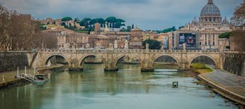 St. Peter's Basilica with reserved entry and Rome's panoramic bus tour