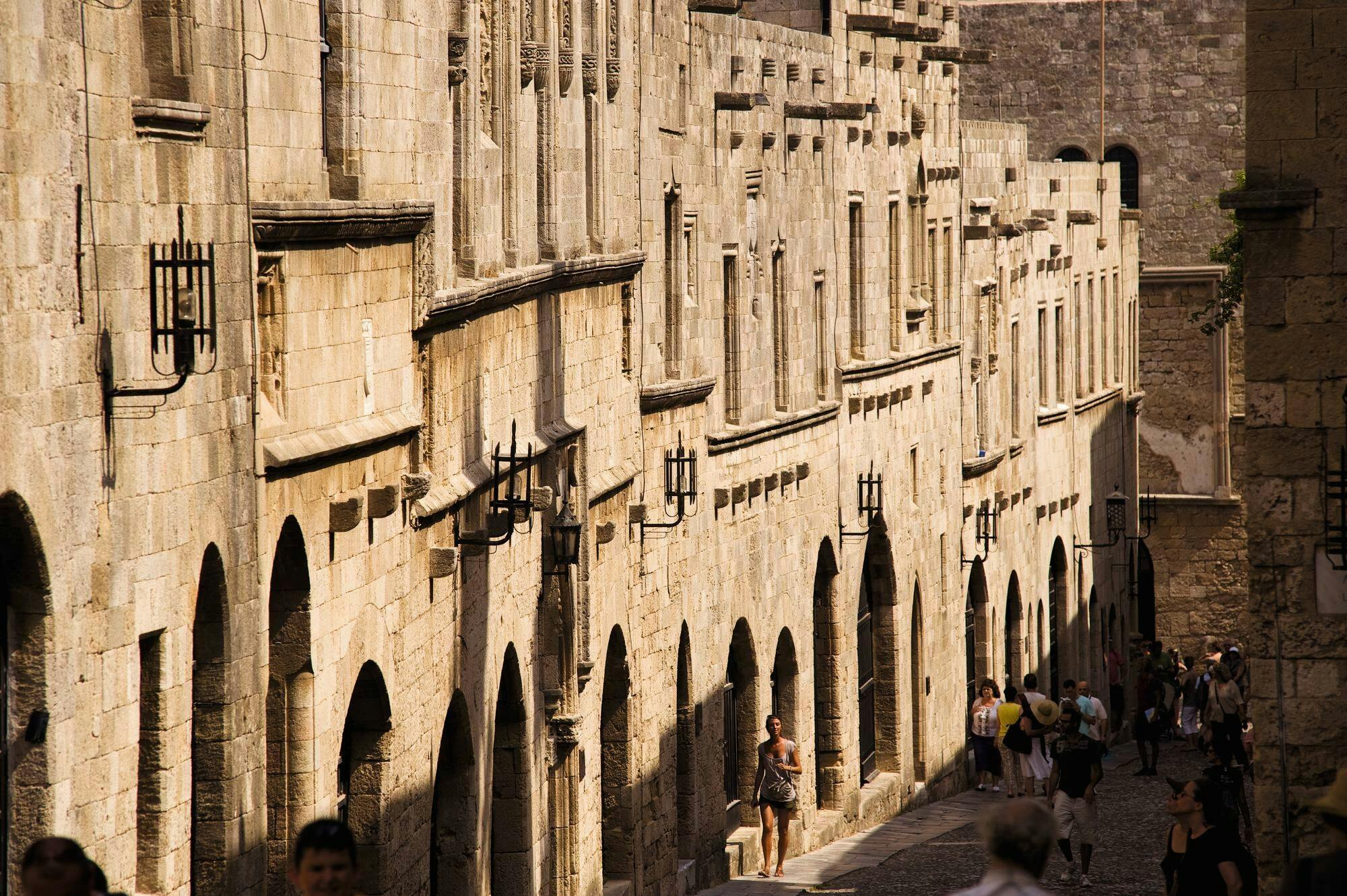 Lindos Acropolis & Rhodes Old Town Highlights Tour