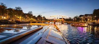 Amsterdam winter evening cruise with snacks and drinks options
