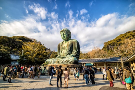 Kamakura full-day tour with private driver and local guide