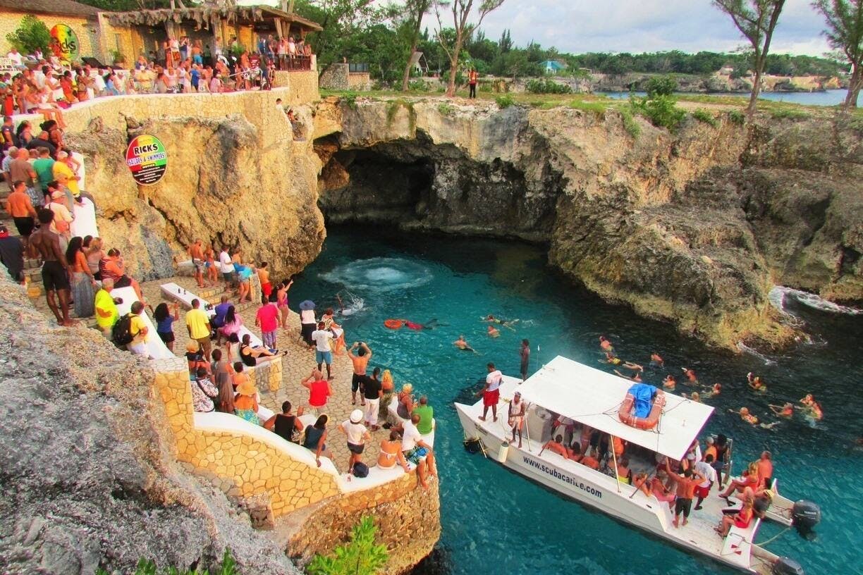 Black River boat tour plus Pelican Bar and Rick’s Café in Jamaica