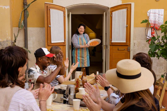 Bari walking tour with pasta experience
