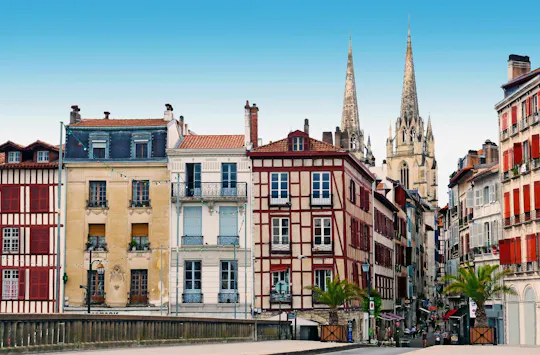 Chocolate-themed outdoor city game in Bayonne