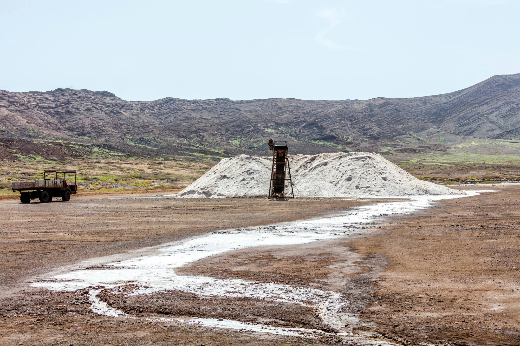 Private secrets of Sal 4x4 tour with Pedra da Lume salt lake