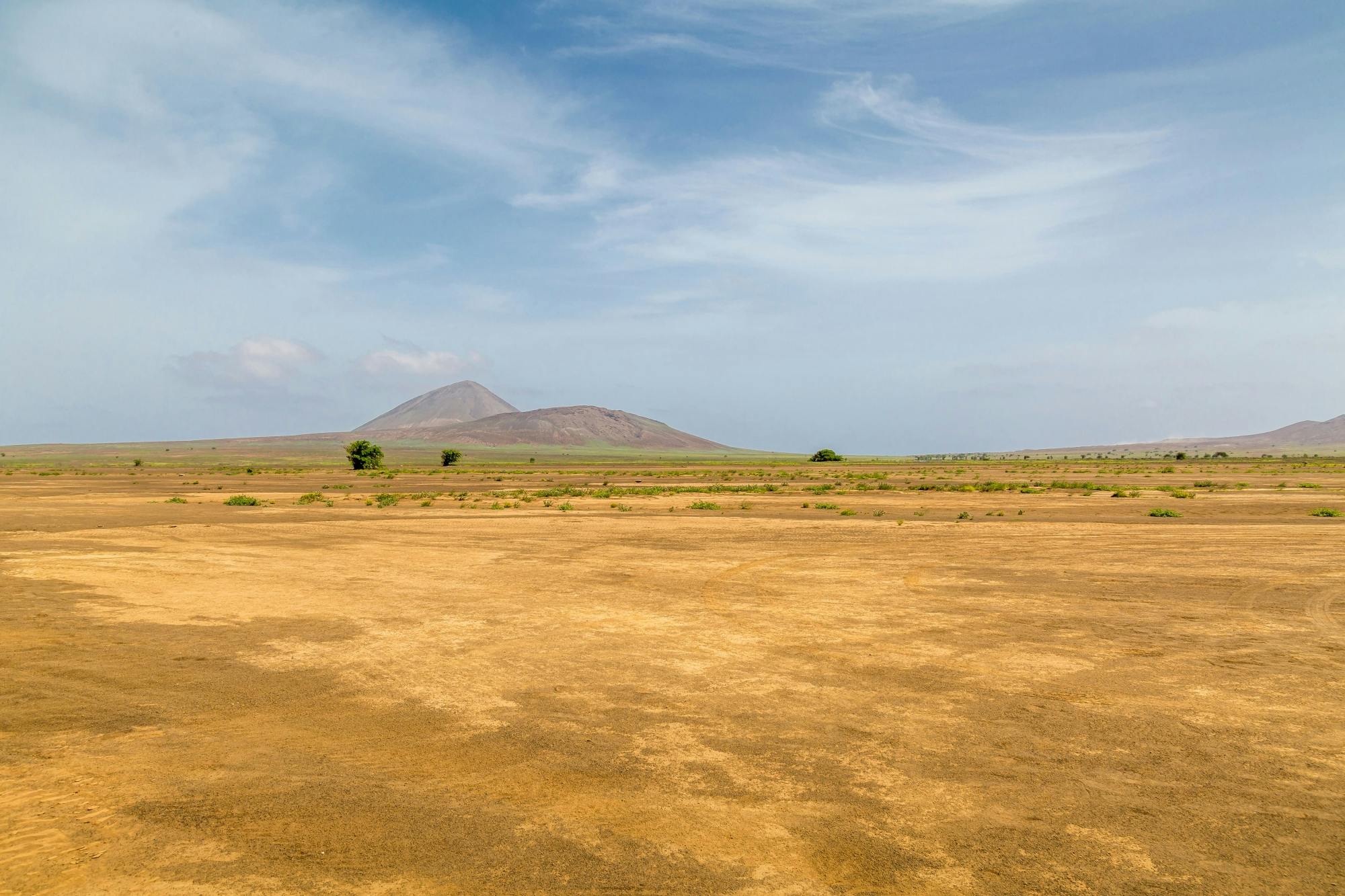 Private secrets of Sal 4x4 tour with Pedra da Lume salt lake