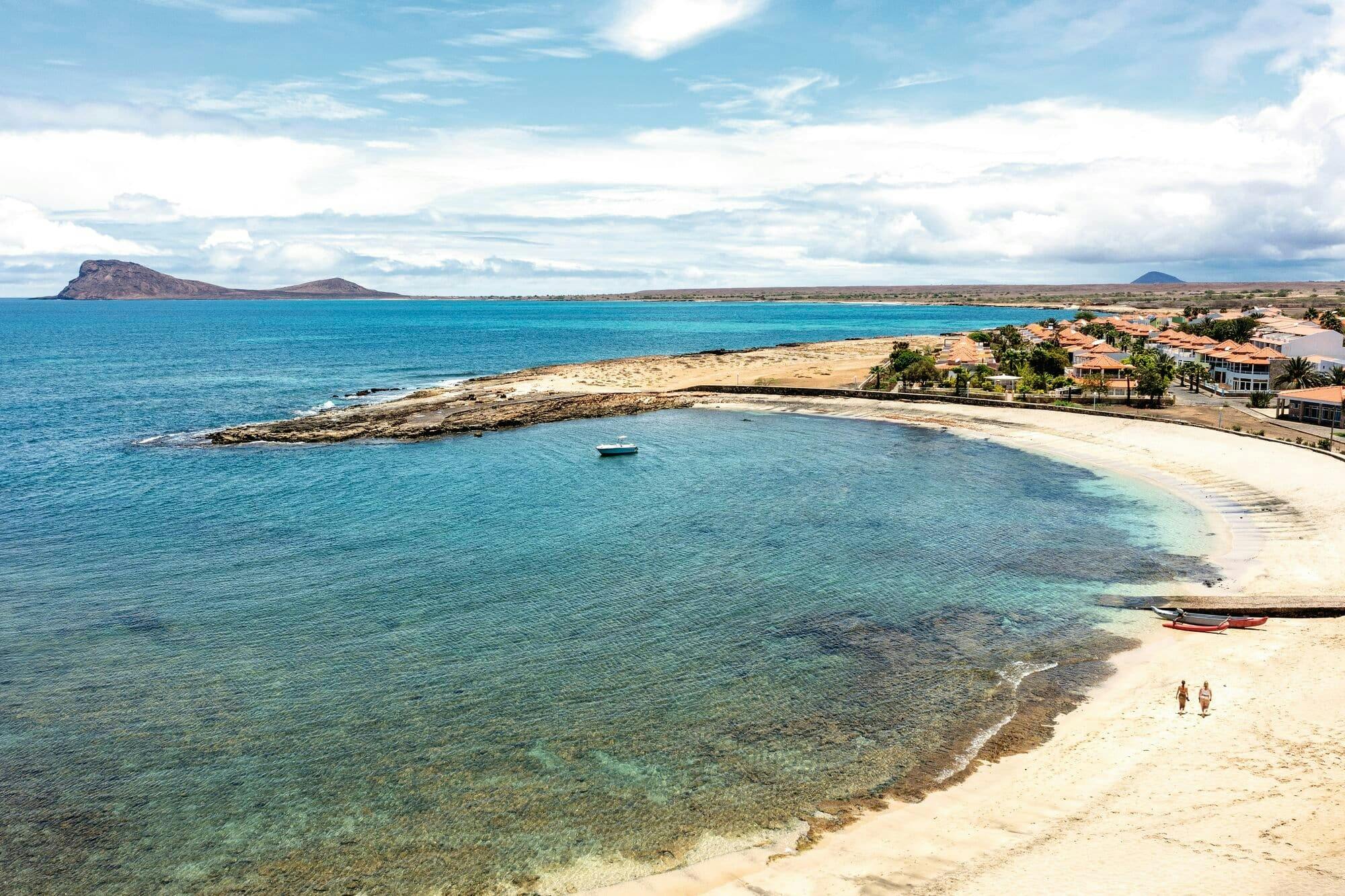 Private secrets of Sal 4x4 tour with Pedra da Lume salt lake