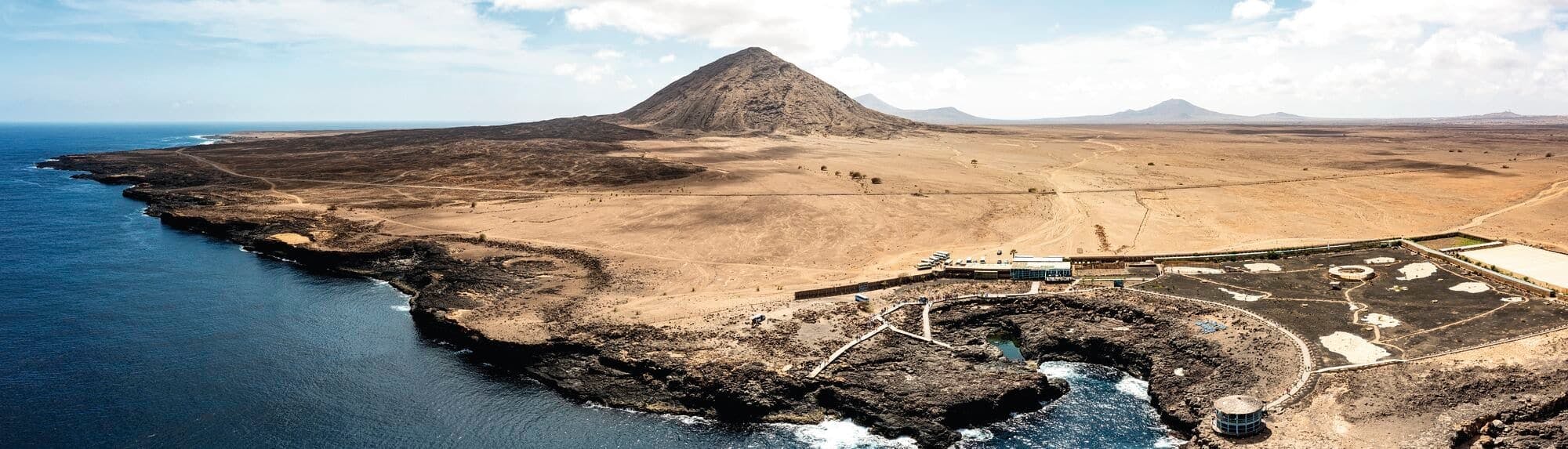 Private secrets of Sal 4x4 tour with Pedra da Lume salt lake