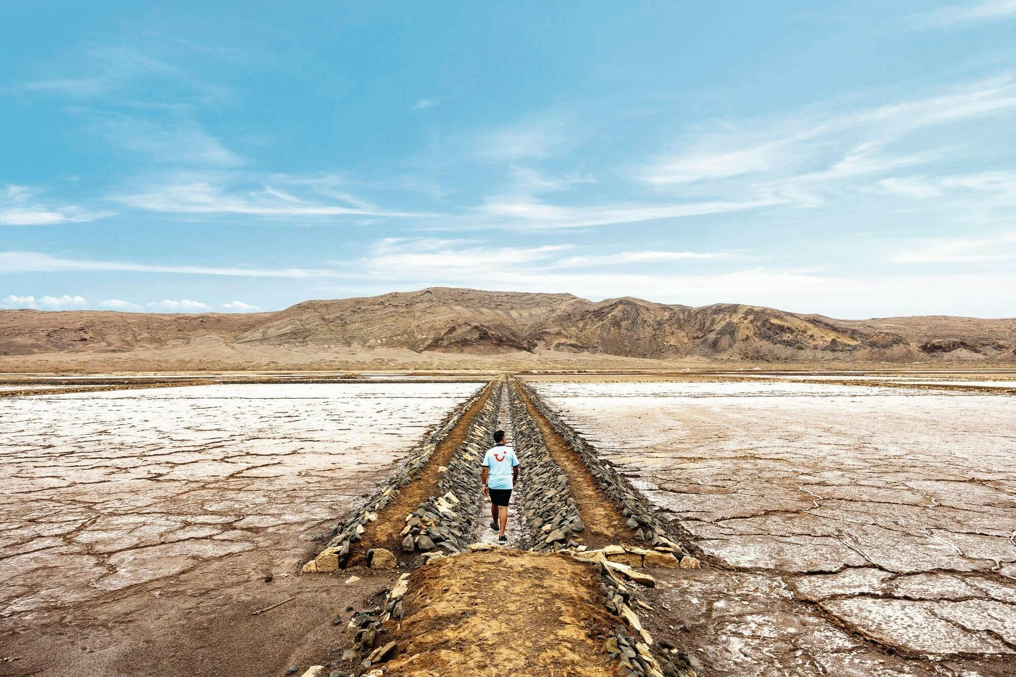 Private secrets of Sal 4x4 tour with Pedra da Lume salt lake