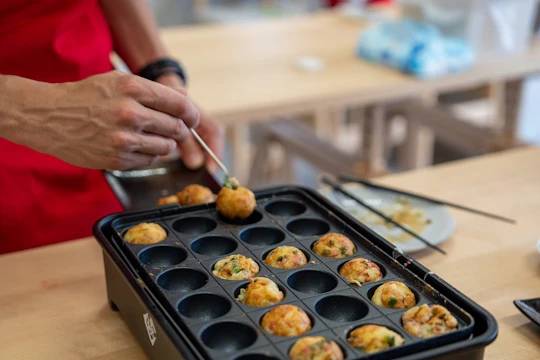 Authentic Japanese cooking and sake experience in Osaka