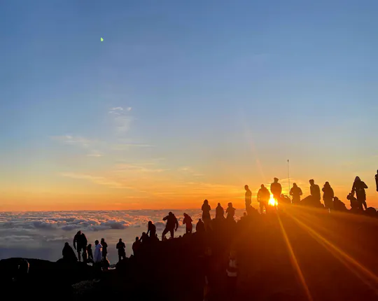 Pico do Arieiro sunrise and Cabo Girão skywalk tour