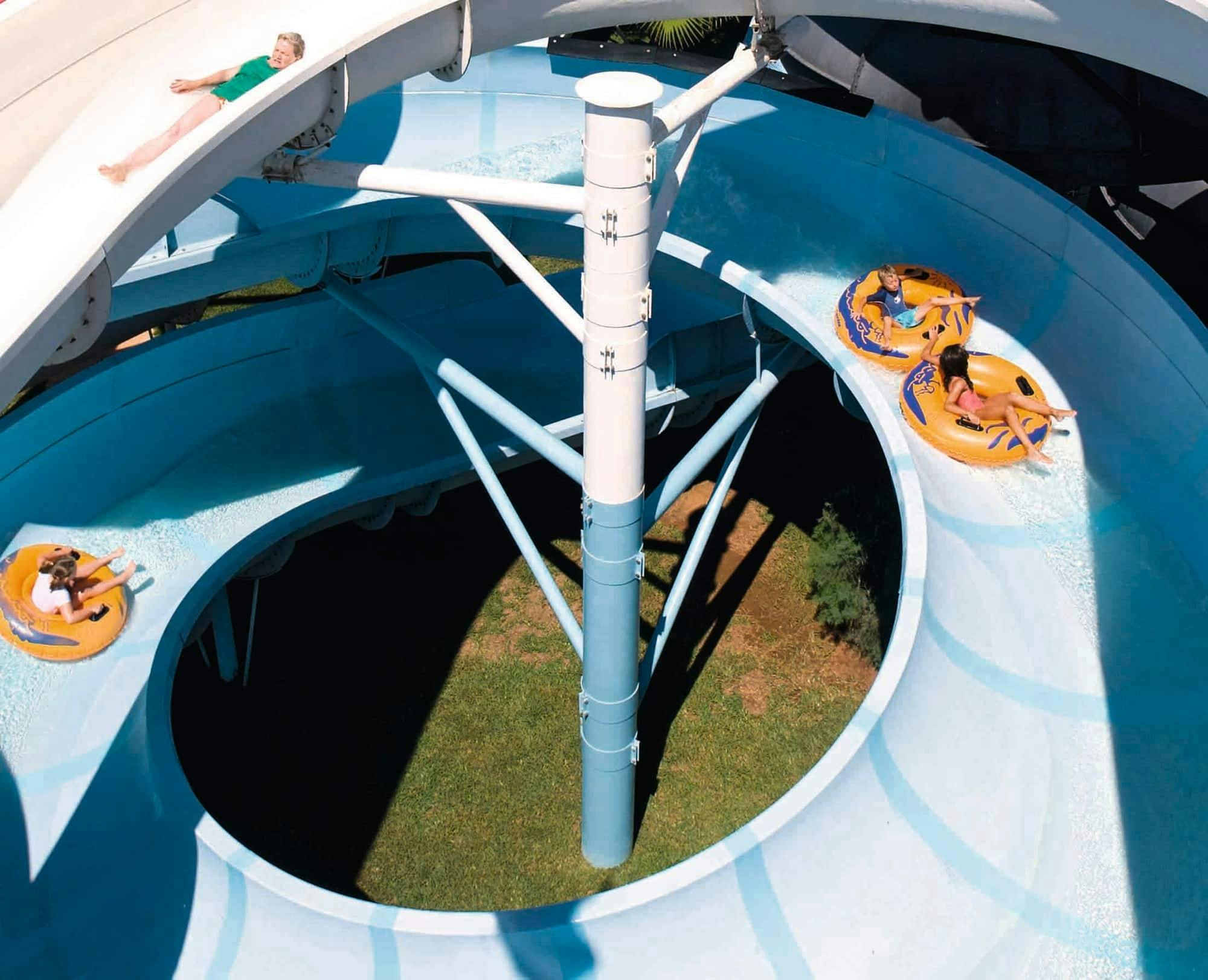 Menorca's Aquarock Water Park ticket met transfer