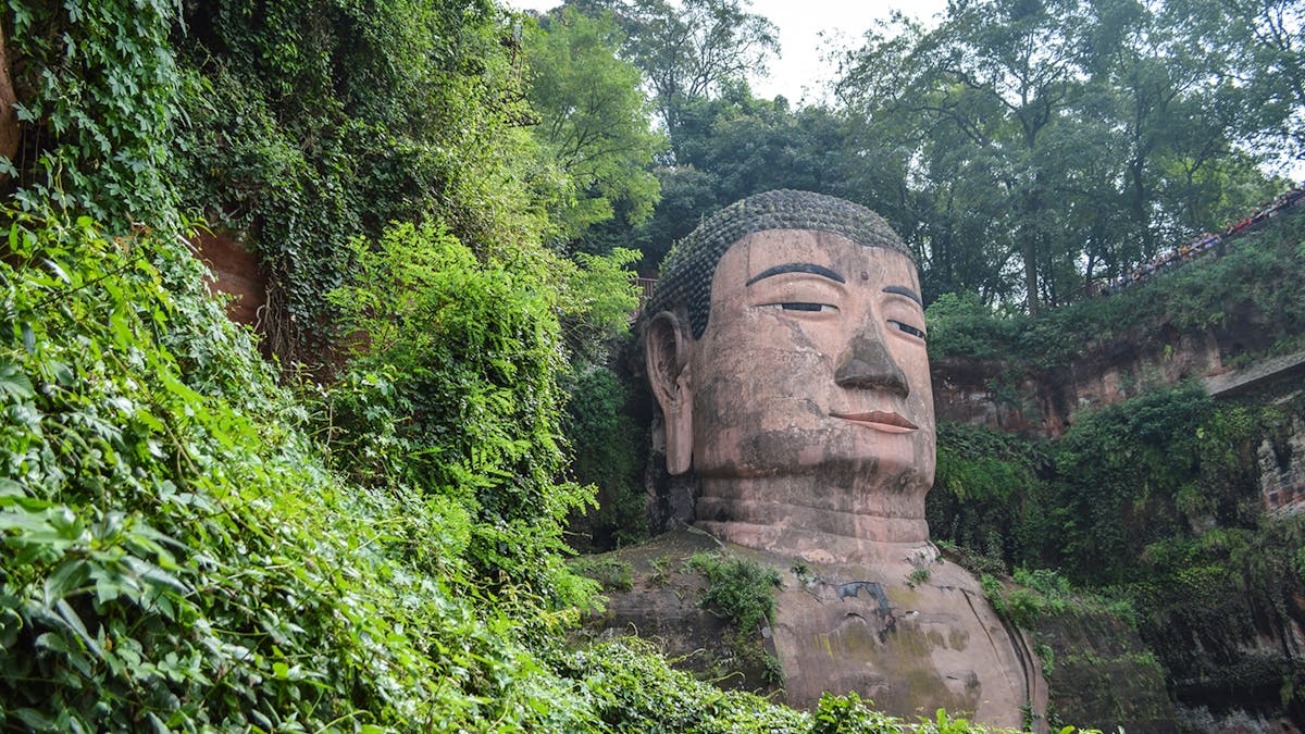 Tour privato del Buddha Gigante di Leshan e spedizione nel Giurassico