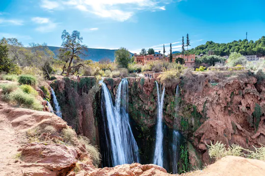 Excursión a las cascadas de Ouzoud con Imi-n-Ifri y almuerzo desde Marrakech