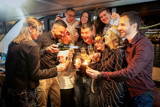 Oudejaarsavondcruise op de Donau, inclusief drankjes