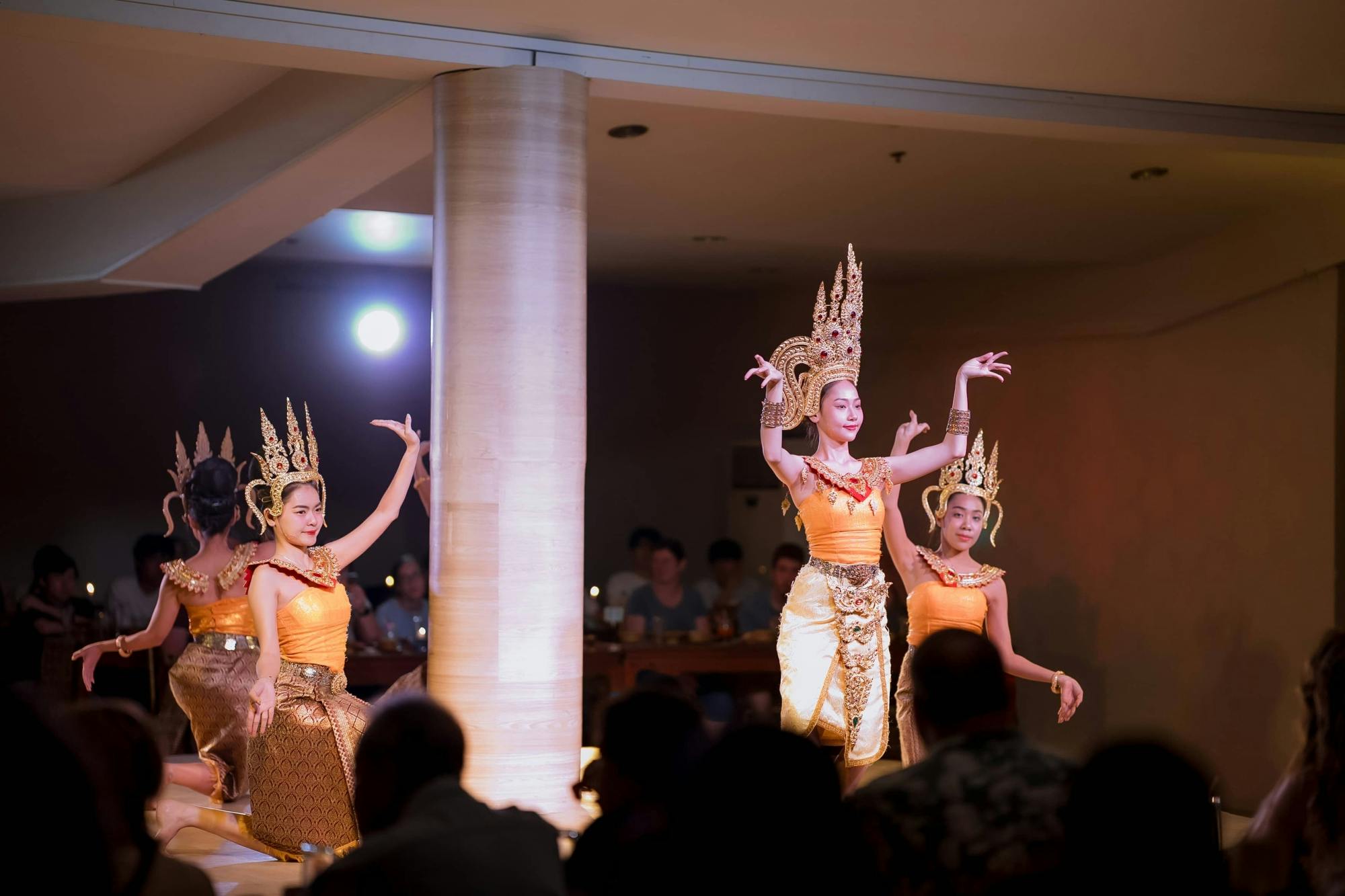 Nopparat Thai classical dance & restaurant experience