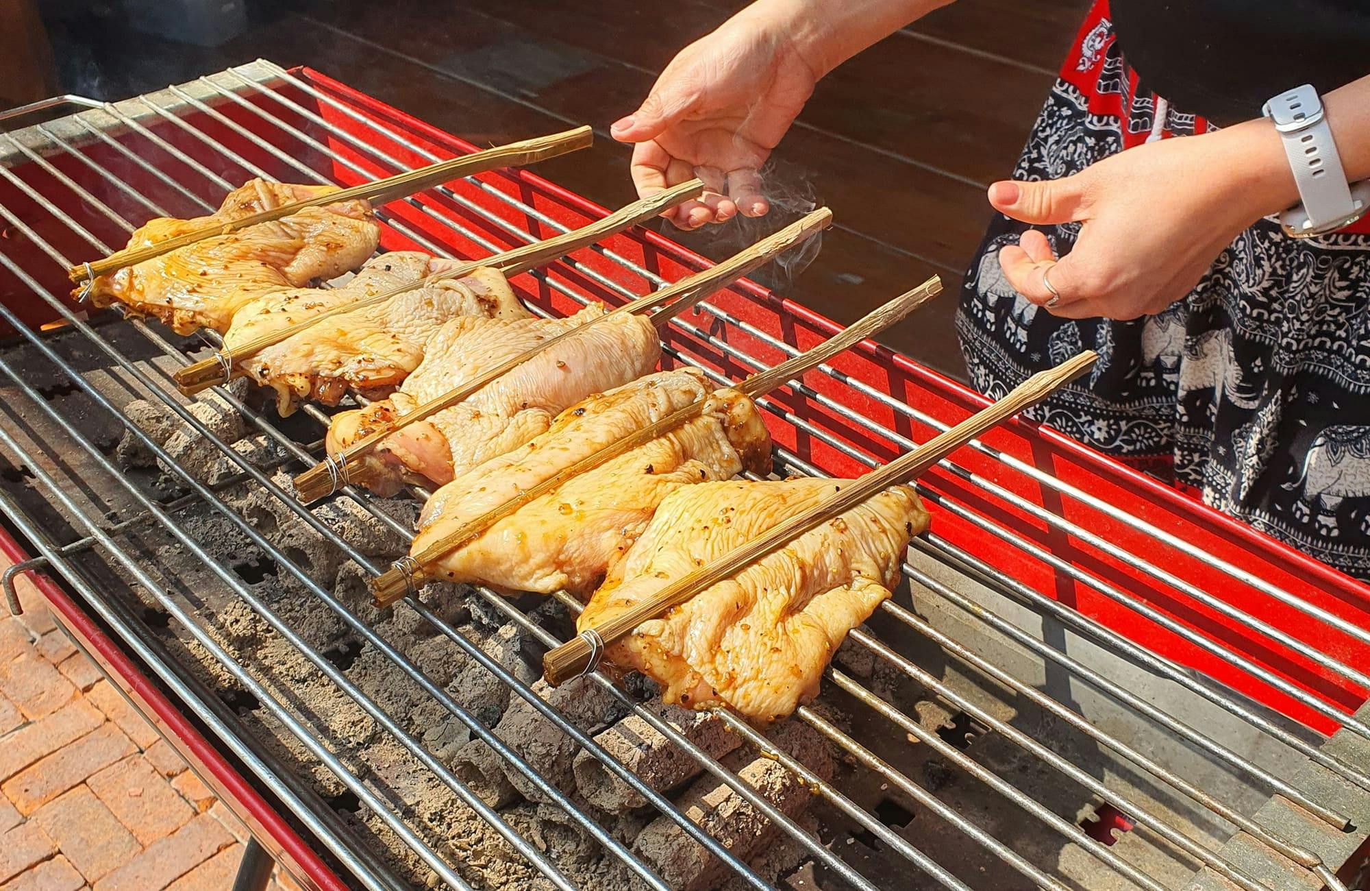 Half-day Thai cooking class and market tour from Phuket