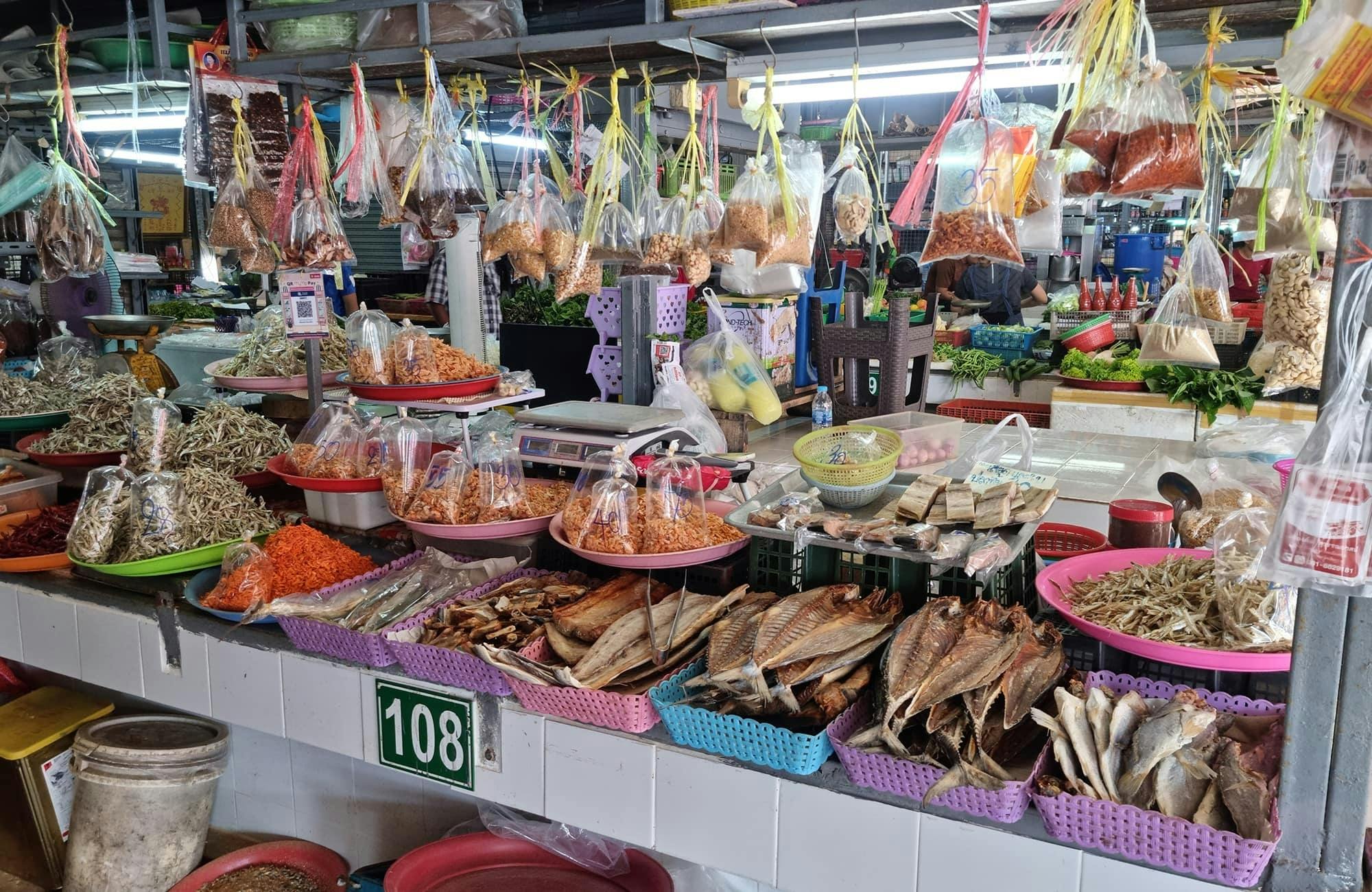 Half-day Thai cooking class and market tour from Phuket