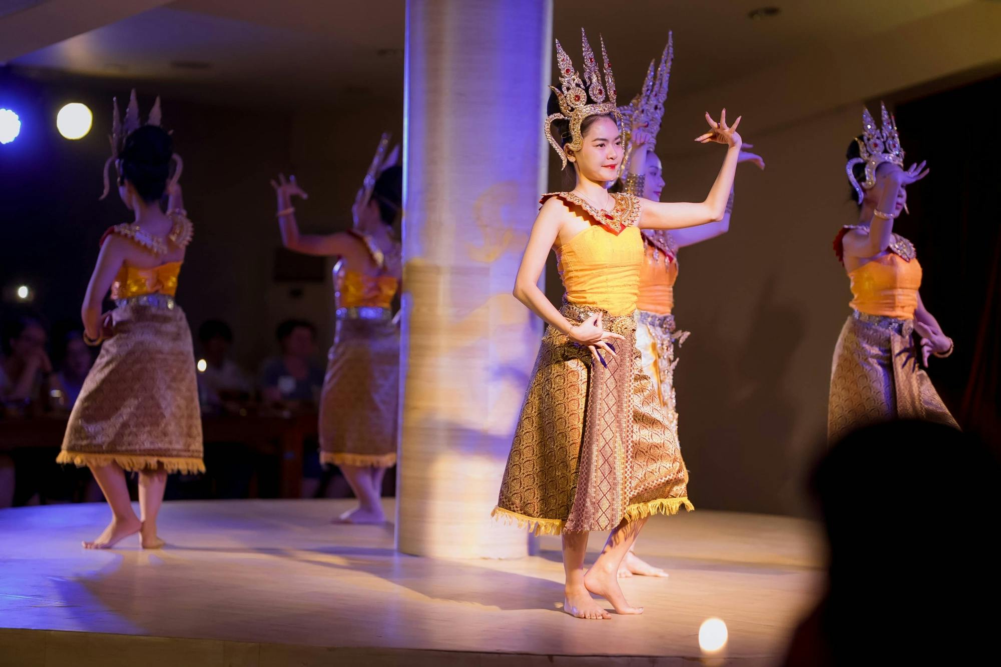 Nopparat Thai classical dance & restaurant experience