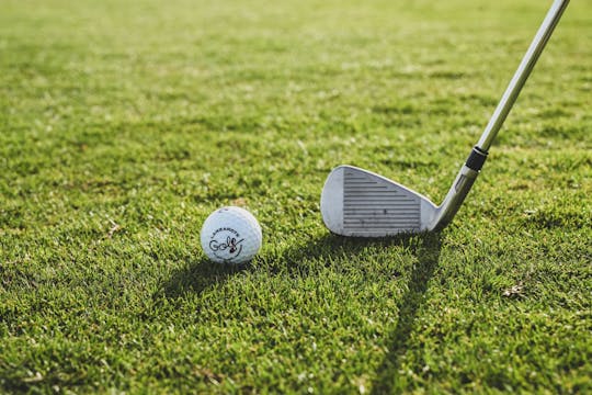 Expérience de golf virtuel en salle à Lanzarote