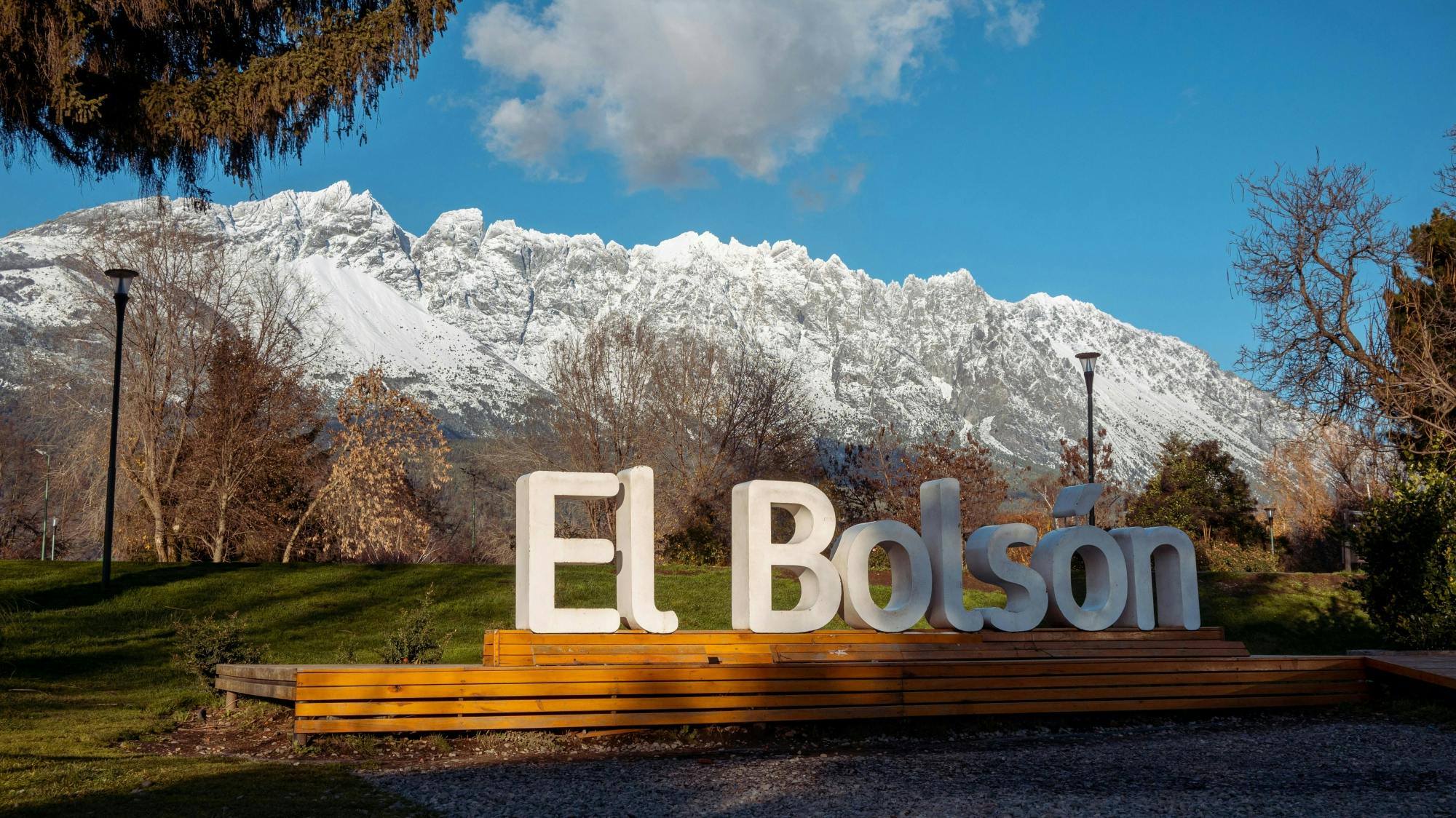 El Bolsón and Lago Puelo guided day trip from Bariloche